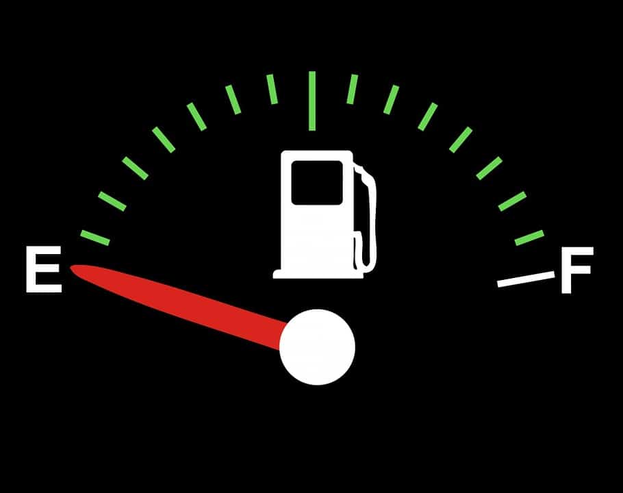 Consejos para ahorrar gasolina cuando viajamos en coche